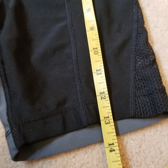 Black Nike dri-fit biker shorts - Picture 2 of 5